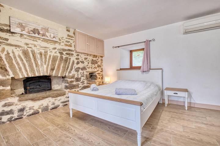 Gîte pour 8 personnes, avec jardin à Espartignac - 3