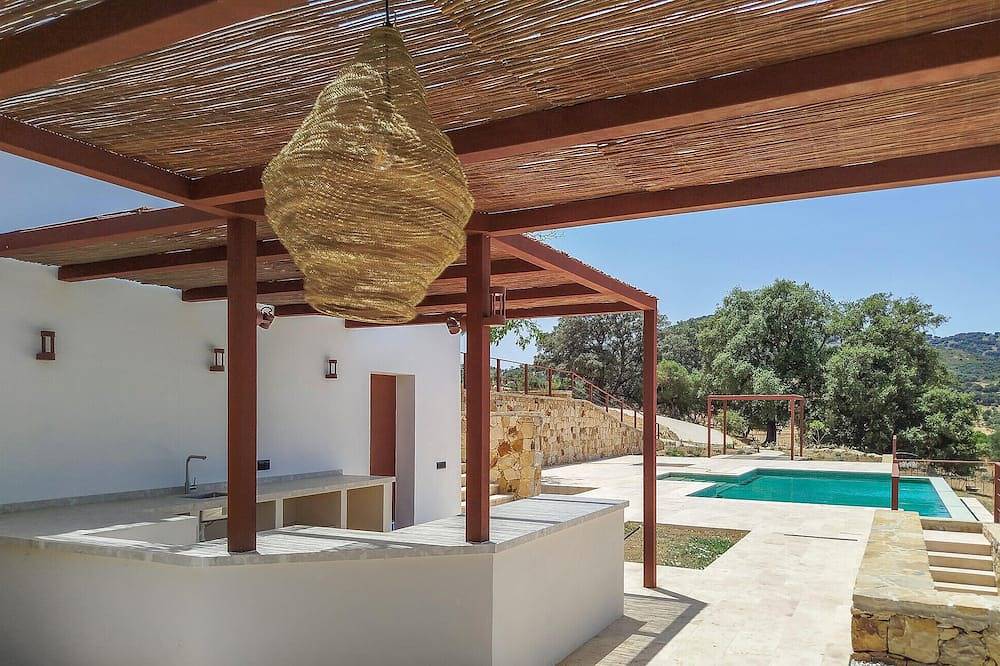 Cozy home in Algatocin with private swimming pool, can be inside or outside in Algatocín, Los Alcornocales