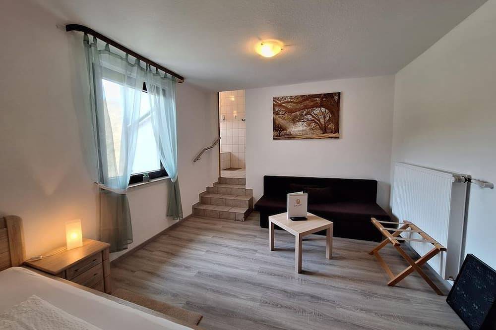 Doppelzimmer Dusche/Wc - Hotel | Restaurant | Forellenzucht in Burg Eltz, Macken