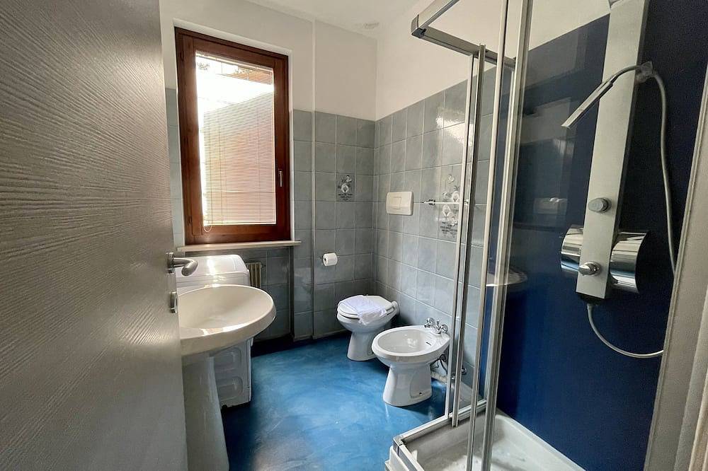 Entire apartment, Panoramic Apartment Situated In The Town Center With Lake View in Brenzone, Garda Mountains
