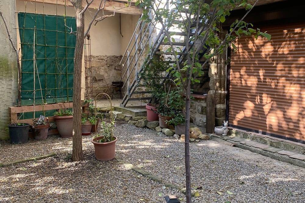Ganze Wohnung, 15 km from Orange, Avignon and Carpentras, 5 km from Châteauneuf-du-Pape, in Bédarrides, Vaucluse