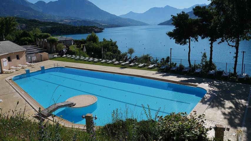 Ferienwohnung für 4 Personen, mit Seeblick und Terrasse sowie Pool - 1