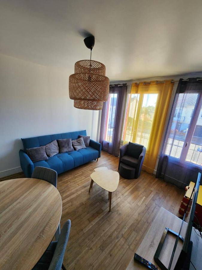 Appartement entier, Two-Bedroom Apartment in Oradour-sur-Glane, Région de Rochechouart