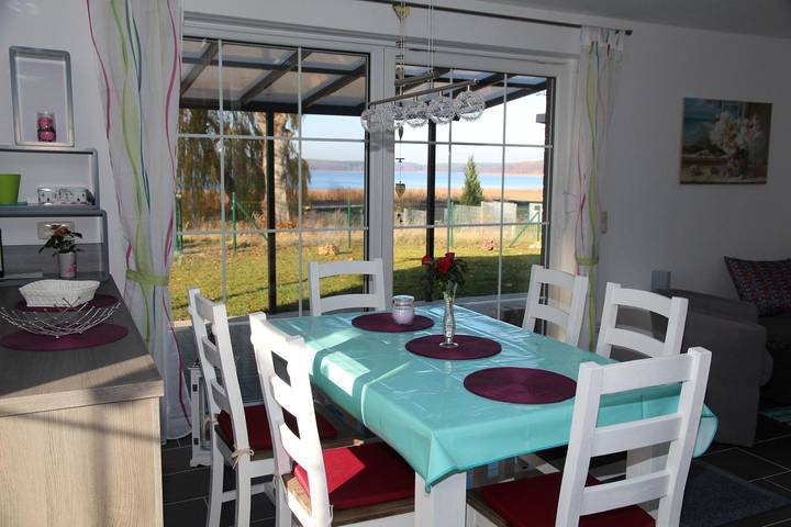 Ferienhaus für 3 Personen, mit Terrasse und Garten sowie Seeblick in Warin - 2