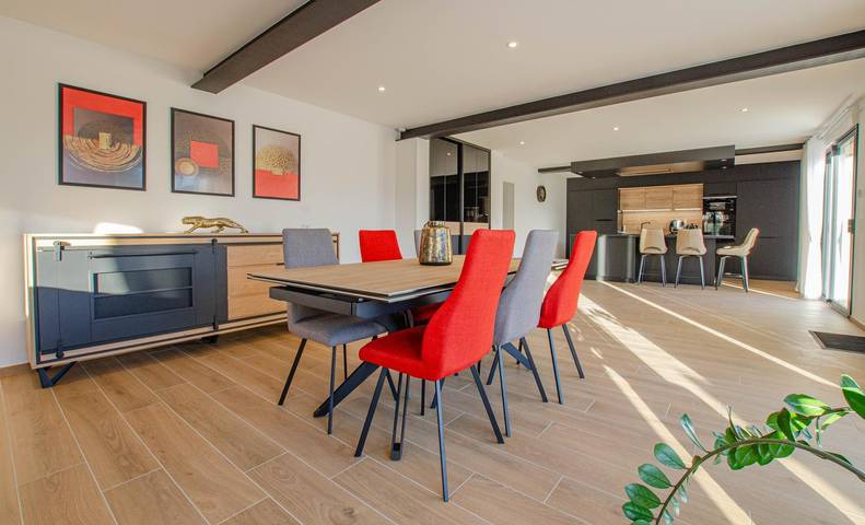Gîte pour 6 personnes, avec terrasse et jardin dans Bouranton