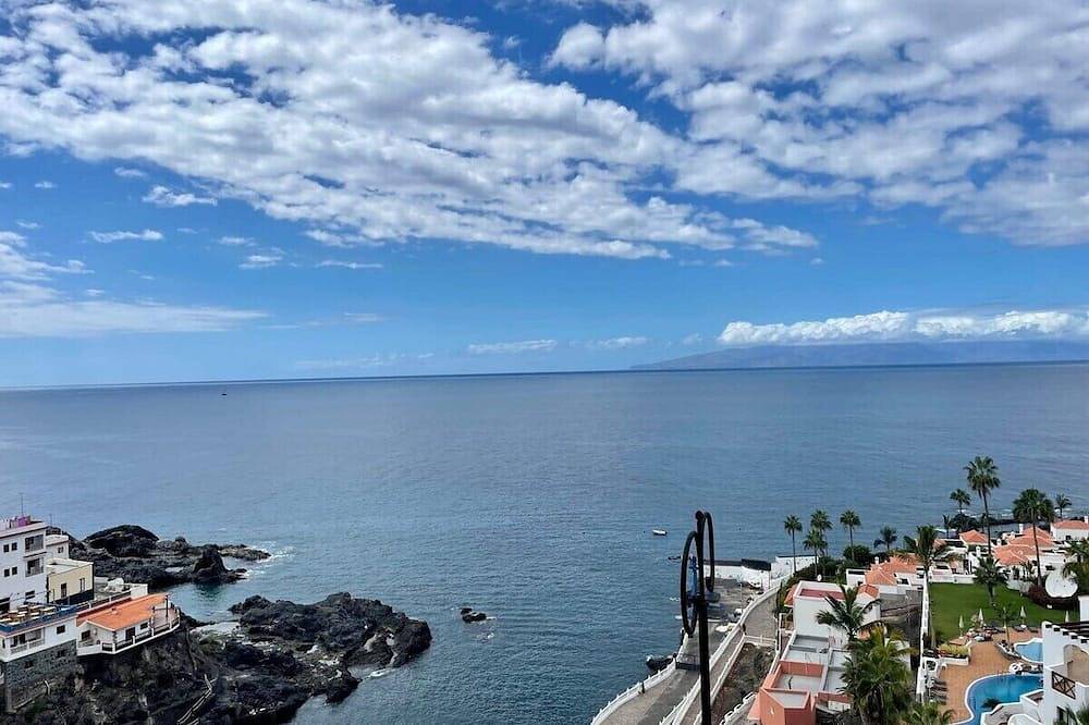 Apartamento entero, Apartamentos amplios, luminosos y acogedores con vista al mar. in Puerto Santiago, Santiago del Teide