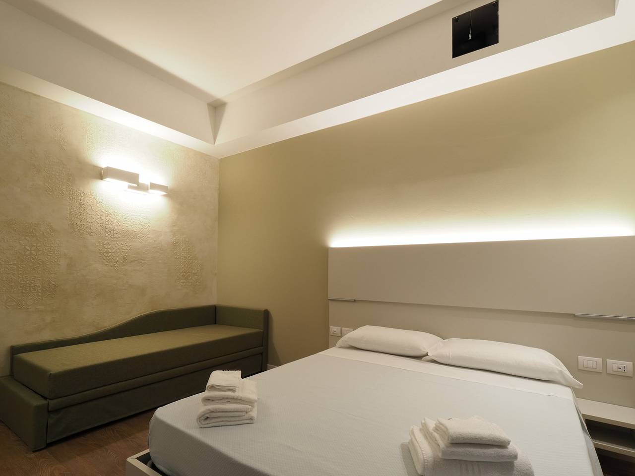 Ganze Ferienwohnung, Relais Dogana - Room 3 in Moniga del Garda, Gardasee-Berge