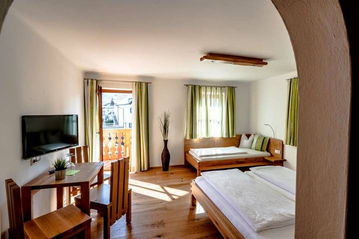 BnB für 4 Personen, mit Garten und Seeblick sowie Ausblick in Fuschl am See - 2