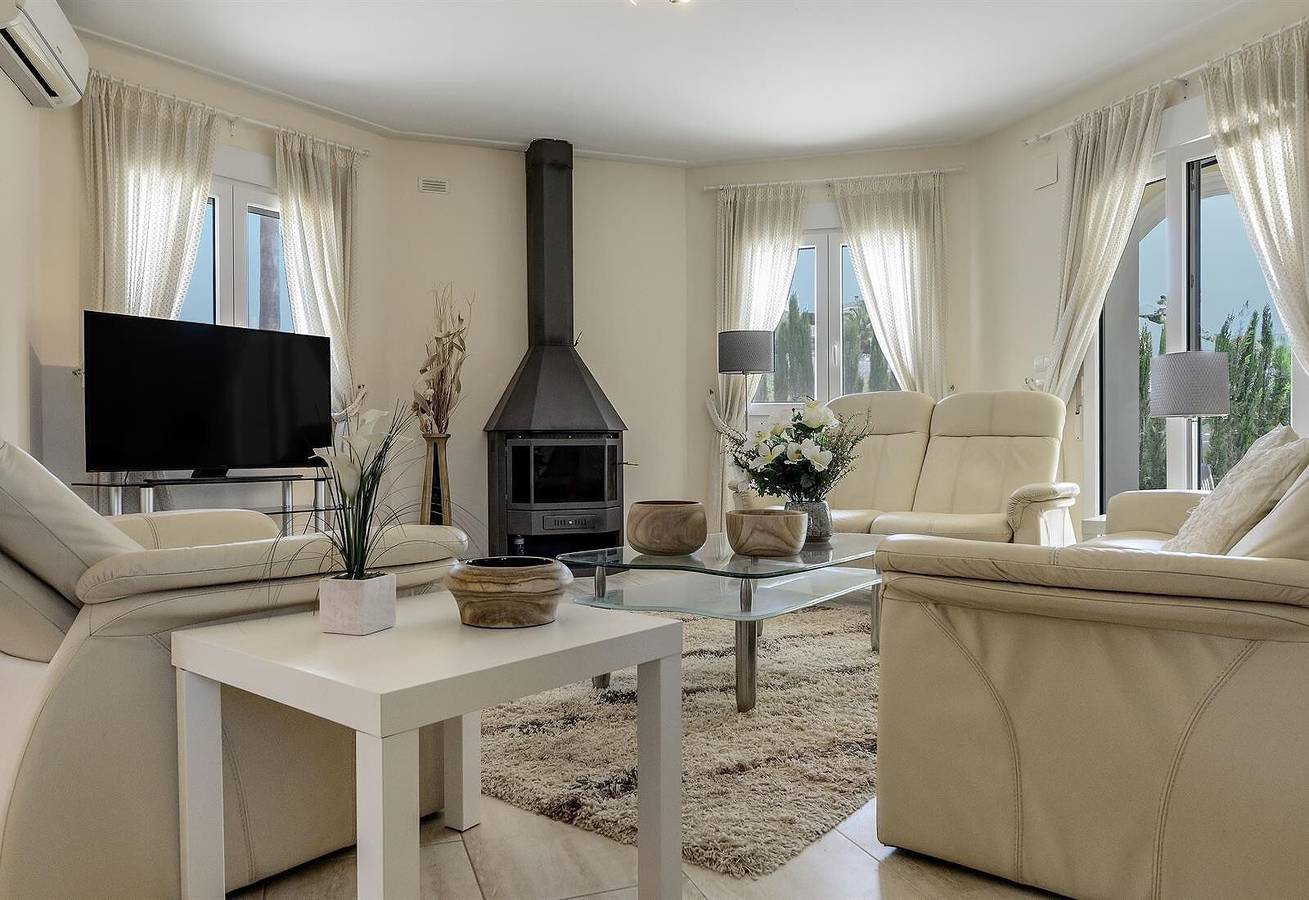 Villa 'Vista Panoramica' con vistas a la montaña, Wi-Fi y aire acondicionado in Benitachell, Costa Blanca