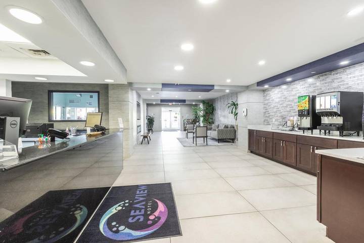 Hotel para 4 personas, con piscina además de vistas y balcón - 1