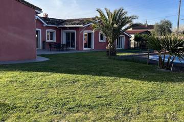 Gîte pour 14 personnes, avec jardin et terrasse, animaux acceptés dans Labarthe-sur-Lèze