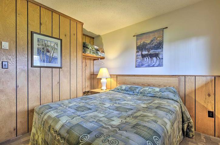 Vacation rental for 12 people, with sauna and hot tub as well as balcony and pool, with pets in Wisconsin