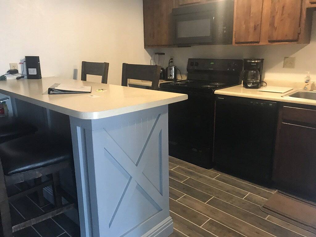 Ganze Wohnung, Zwei einfache Häuserblocks zu den Skipisten und / oder zum Fahrradpark in Angel Fire, Colfax County