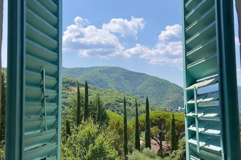Das alte Bauernhaus in Caiano. Eintauchen in Geschichte, Bücher, Natur und Pool. in Londa, Florenz Provinz