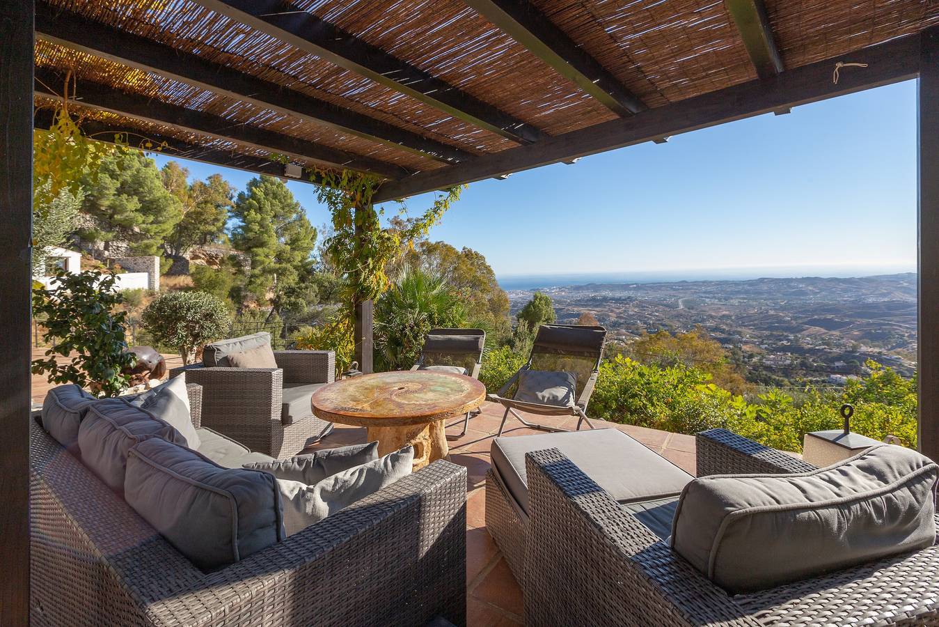 Holiday Home "Casita with fantastic views" with Sea View, Pool, Terrace & Wi-Fi in Mijas, Cordillera Penibética