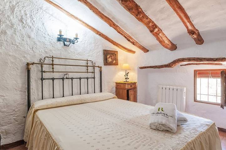 Cortijo rural Majolero Castillo de Locubín in Castillo de Locubín, Sierras Subbéticas