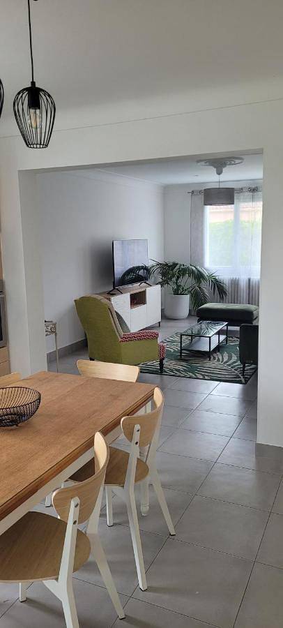 Location de vacances pour 8 personnes, avec jardin, animaux acceptés à Mouilleron-le-Captif