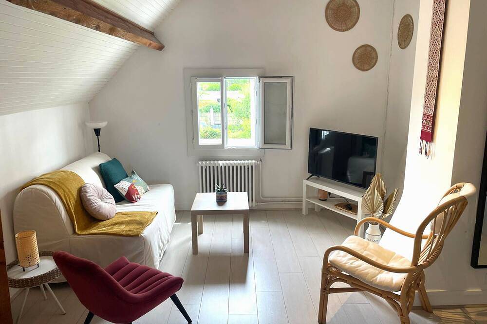 Peaceful stay between Paris and Disneyland - 2 comfortable rooms with garden in Chennevières-sur-Marne, Valle del Marne