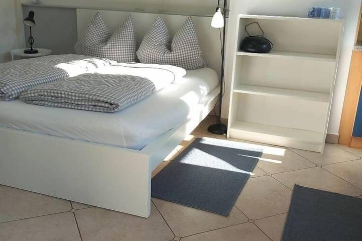 Ferienwohnung für 2 Personen, mit Terrasse und Garten in Hamswehrum