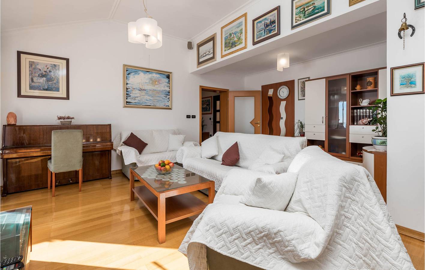 Entire holiday apartment, Holiday apartment for 5 people with terrace in Opatija Riviera