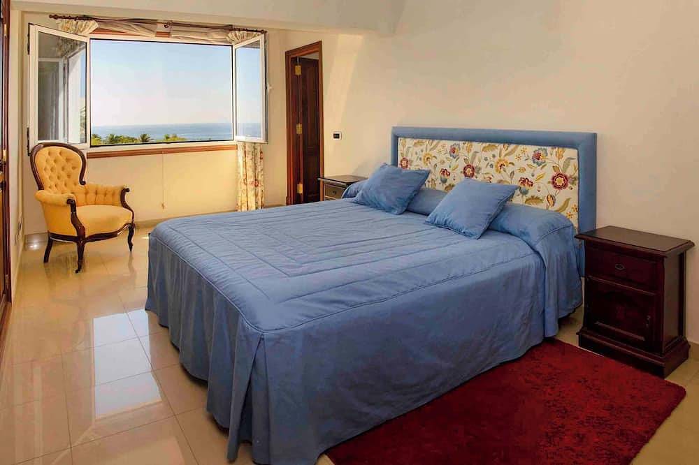Casa Juanita by Buenavilla | Exclusive apartment with private pool in Puerto Calero, Yaiza