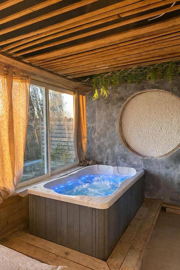 Chalet para 4 personas, con jacuzzi y jardín - 1
