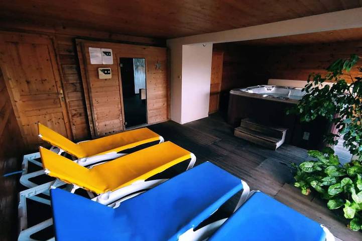 Gîte pour 6 personnes, avec Jacuzzi et Terrasse ainsi que Jardin et Sauna à Dommartin-lès-Remiremont - 4