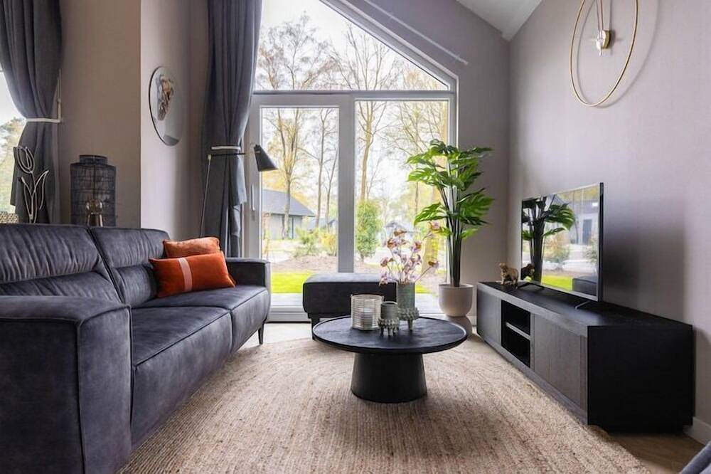 Öko-Villa in Latour am Teich in Oirschot, Nordbrabant