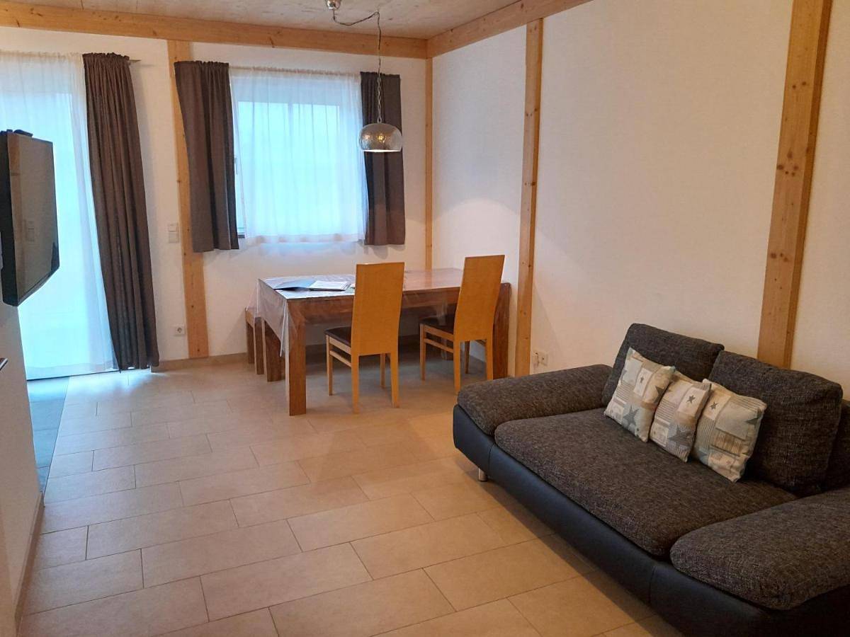 Ganze Wohnung, Apartment with Garden View in Wals-Siezenheim, Bezirk Salzburg-Umgebung