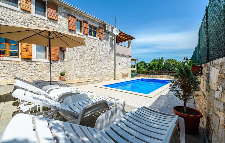 Ferienhaus für 6 Personen, mit Terrasse und Garten in Barban - 2
