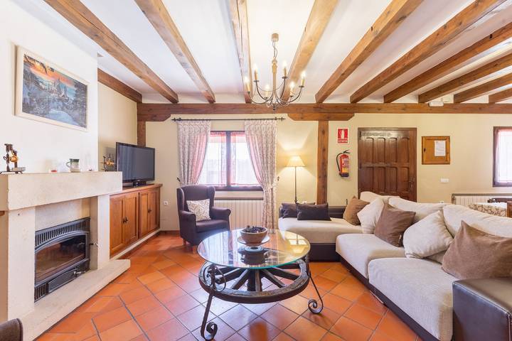 Ferienhaus 'Casa El Arroyal' mit privatem Pool, privater Terrasse und Wlan in Rades de Abajo, Pedraza