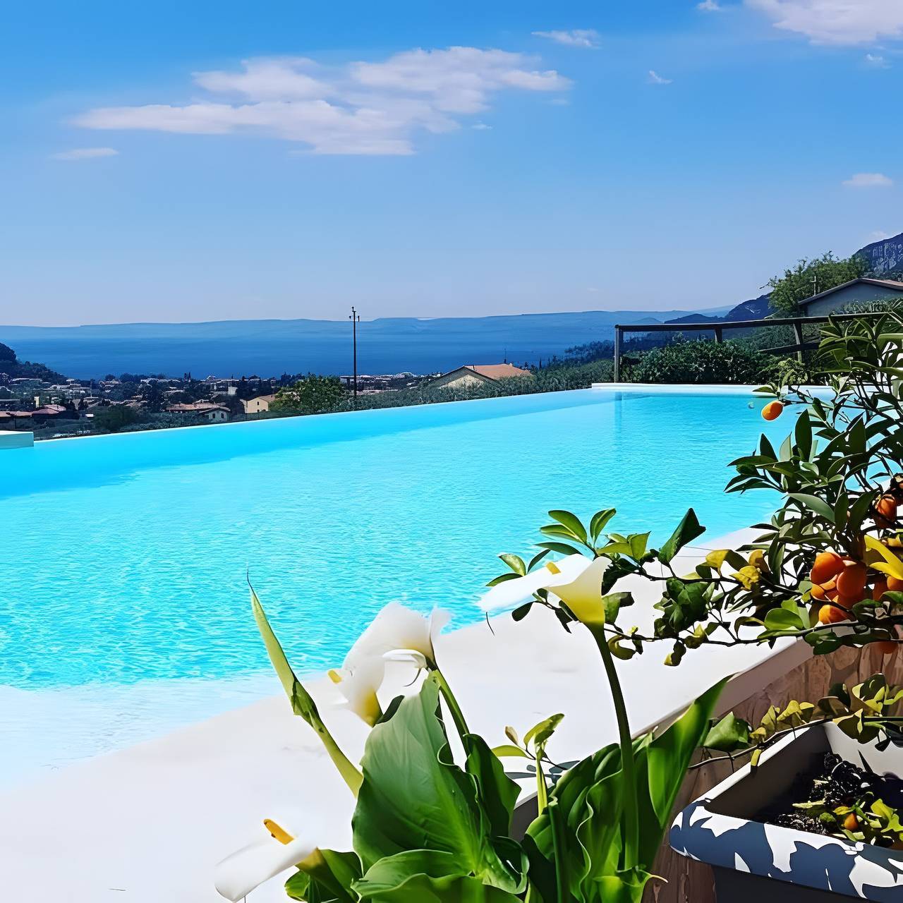 Ganze Wohnung, Ferienwohnung 'Relais Olivi Garten' mit Blick auf den See, Wi-Fi und Klimaanlage in Garda, Gardasee-Berge