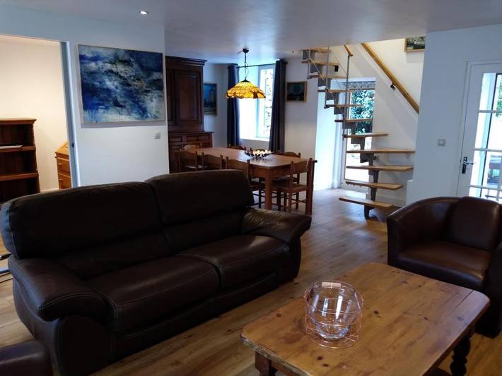 Location de vacances pour 6 personnes, avec jardin ainsi que vue et piscine à Hautefage - 3