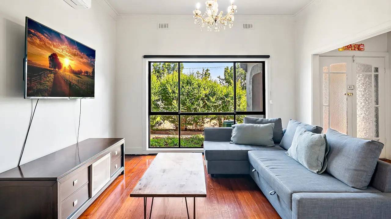 Entire holiday apartment, Ferienwohnung für 6 Personen (370 m²) in Pascoe Vale South in Melbourne, Victoria