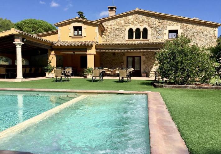 Casa rural para 30 personas, con jacuzzi además de jardín y piscina en Provincia de Gerona - 4