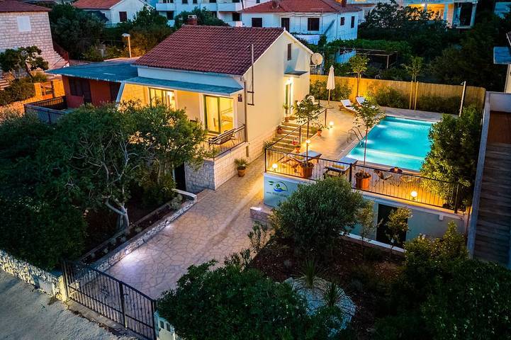 Casa vacanza per 5 persone, con giardino e balcone - 1