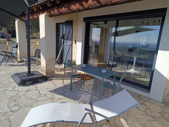 Location de vacances pour 2 personnes, avec vue et jardin à Saint-Hippolyte-le-Graveyron - 4
