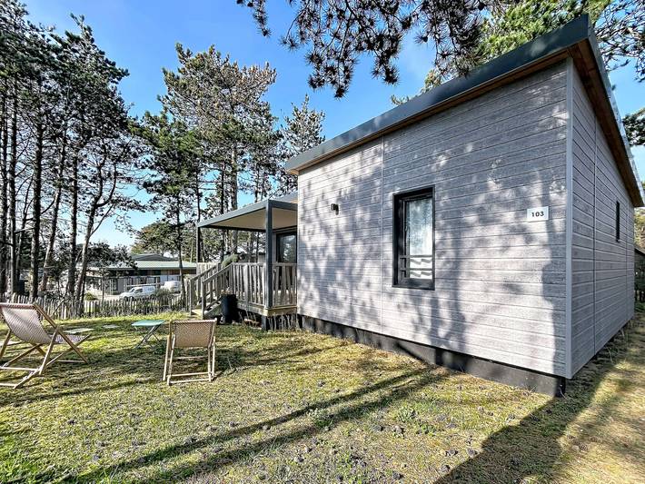 Chalet standing avec piscine chauffée, proche plage et commerces, équipé de Wifi - 6 couchages. in Jullouville, Côte de la Déroute
