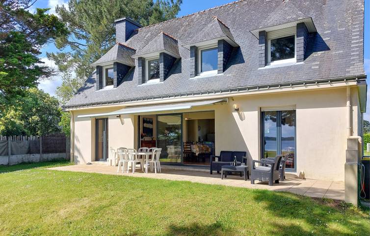 Location de vacances pour 8 personnes, avec Terrasse à Locoal-Mendon