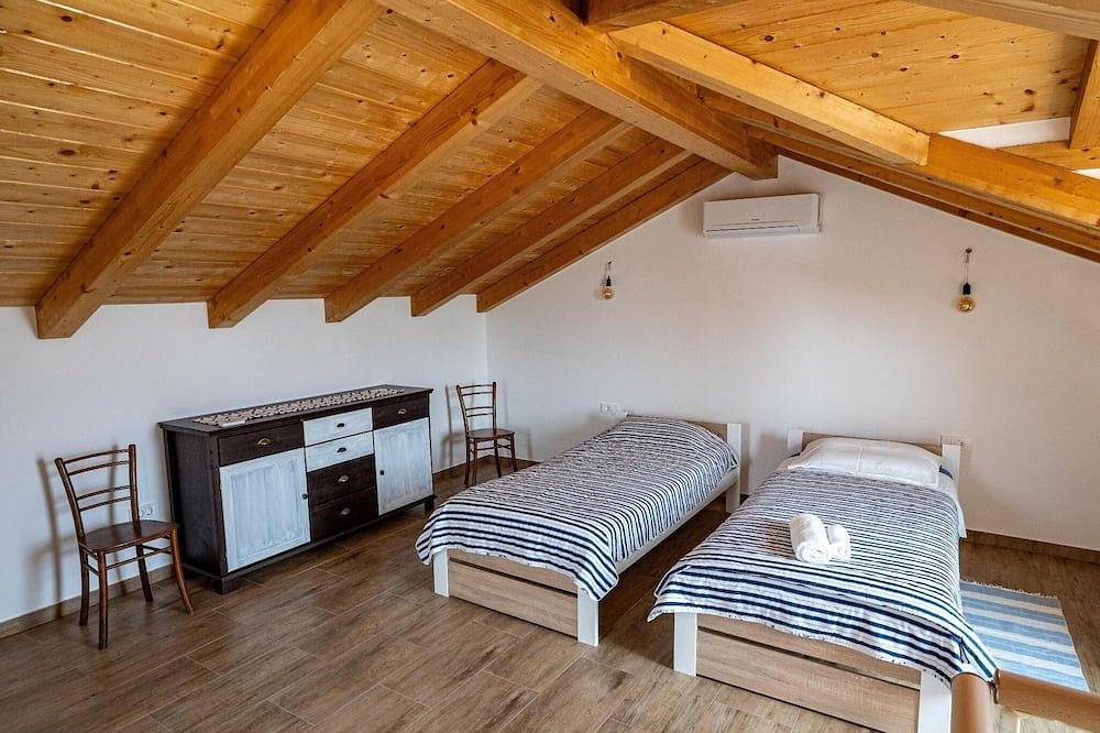 Ganze Wohnung, 2-Zimmer-Ferienwohnung mit Balkon und Meerblick Ilovik, Losinj in Kvarner Inseln