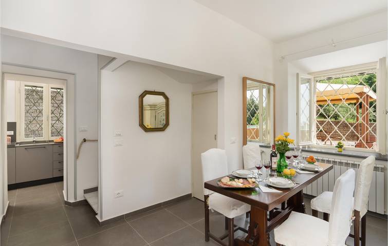 Oasi di giardino con piscina: Appartamento di 140m², Parcheggio, Cucina, Internet in Calci, Pisa e dintorni