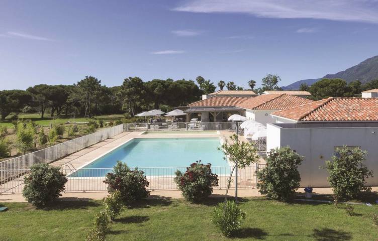 Gîte pour 4 personnes, avec piscine et terrasse ainsi que jardin et bassin pour enfant à Poggio-Mezzana
