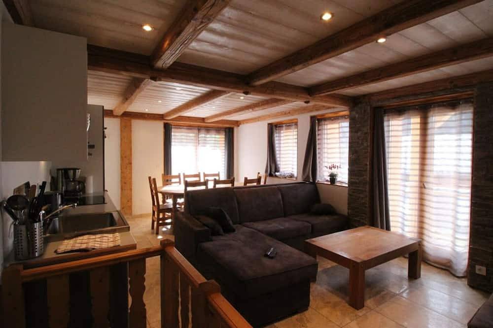 Apartamento entero, Cómodo apartamento para 12 pers con balcones, parking, cerca del pueblo y pistas in Parque Nacional de Vanoise