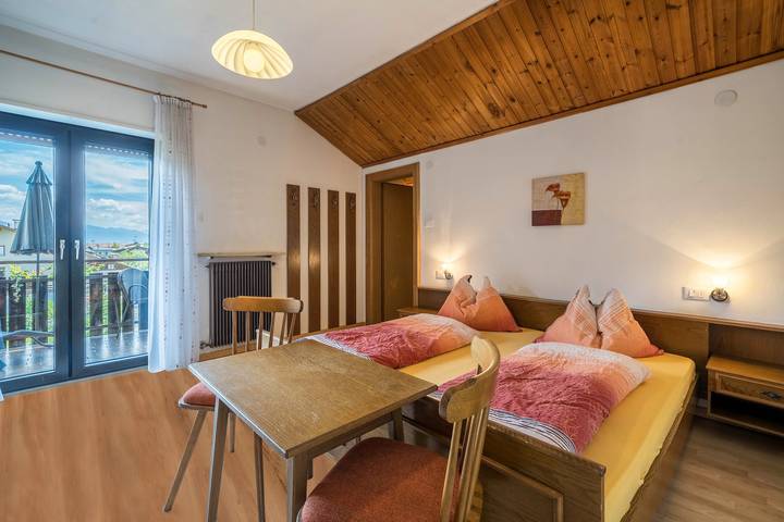 Appartamento intero, Appartamento vacanze "Gantkofel Leilichhof" con vista montagna, Wi-Fi, balcone e giardino in Lana di Mezzo, Lana