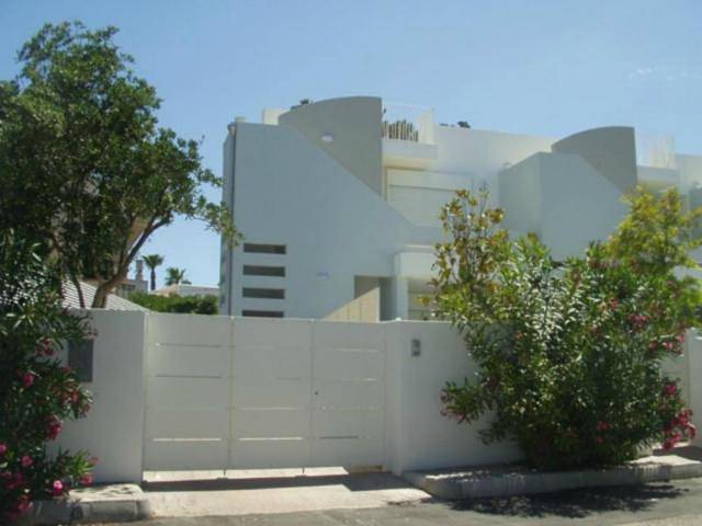 Villa per 4 persone, con Balcone e Terrazza nonché Giardino e Panorama a Baia Verde