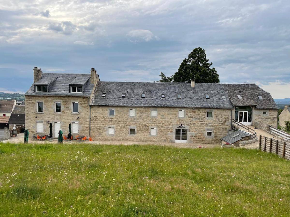 Large Double Room in Peyre-en-Aubrac, Région de Mende