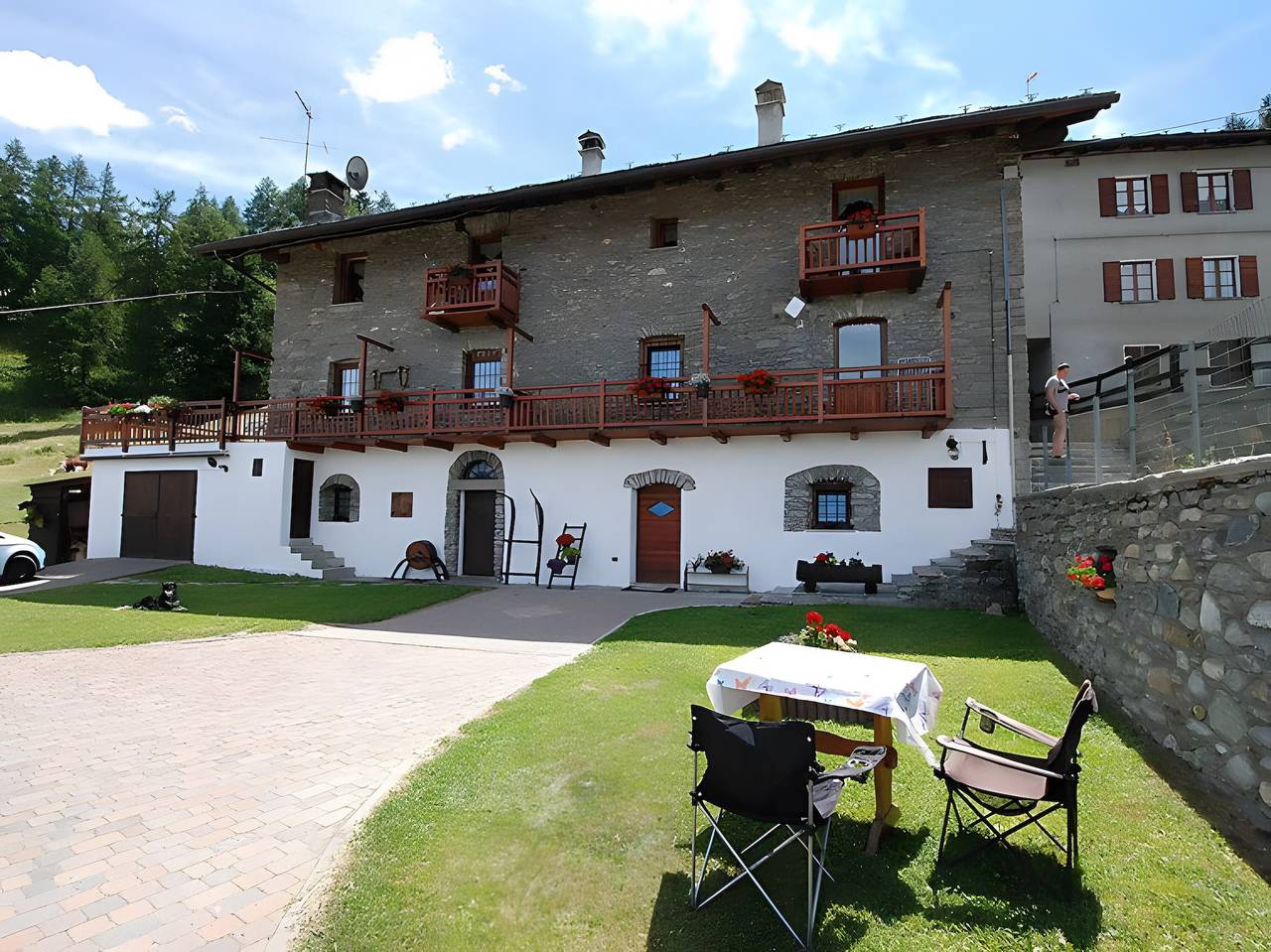 Holiday Home 'Maison Cerise' with Mountain View, Private Garden and Wi-Fi in La Cerise (Gressan), Comune di Gressan