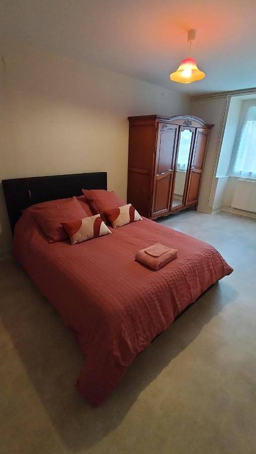 Location de vacances pour 6 personnes, avec terrasse à Les Trois-Moutiers - 3