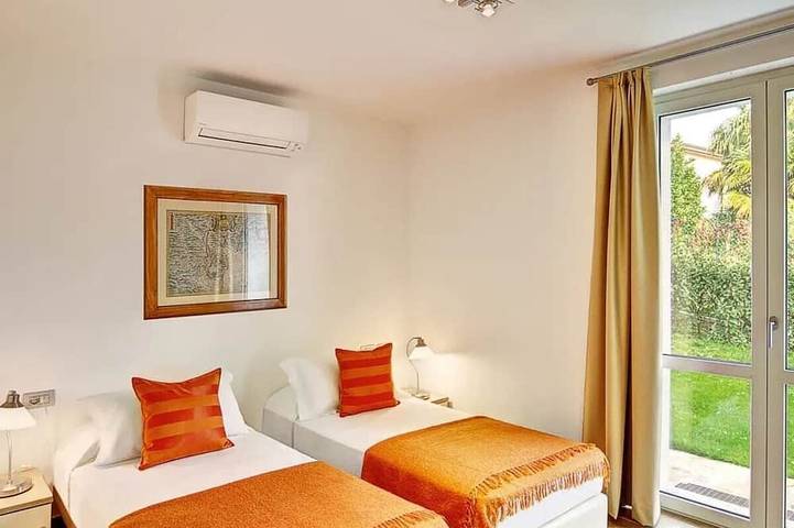 Villa pour 10 personnes, avec terrasse ainsi que jardin et jacuzzi à Bellagio - 3