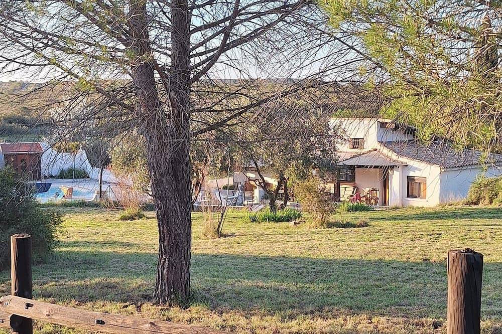 Ranch dans la Garrigue, Swimming pool in Juvignac, Montpellier region